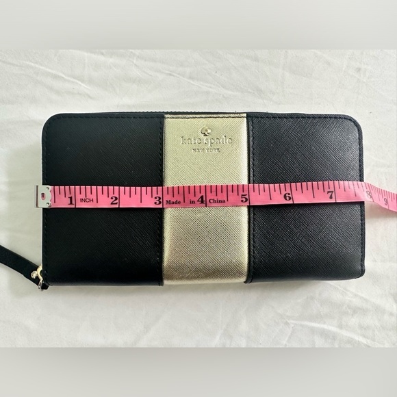 Kate Spade Leather Zippable Wallet Black W/Gold Classic & Clean - Picture 8 of 11